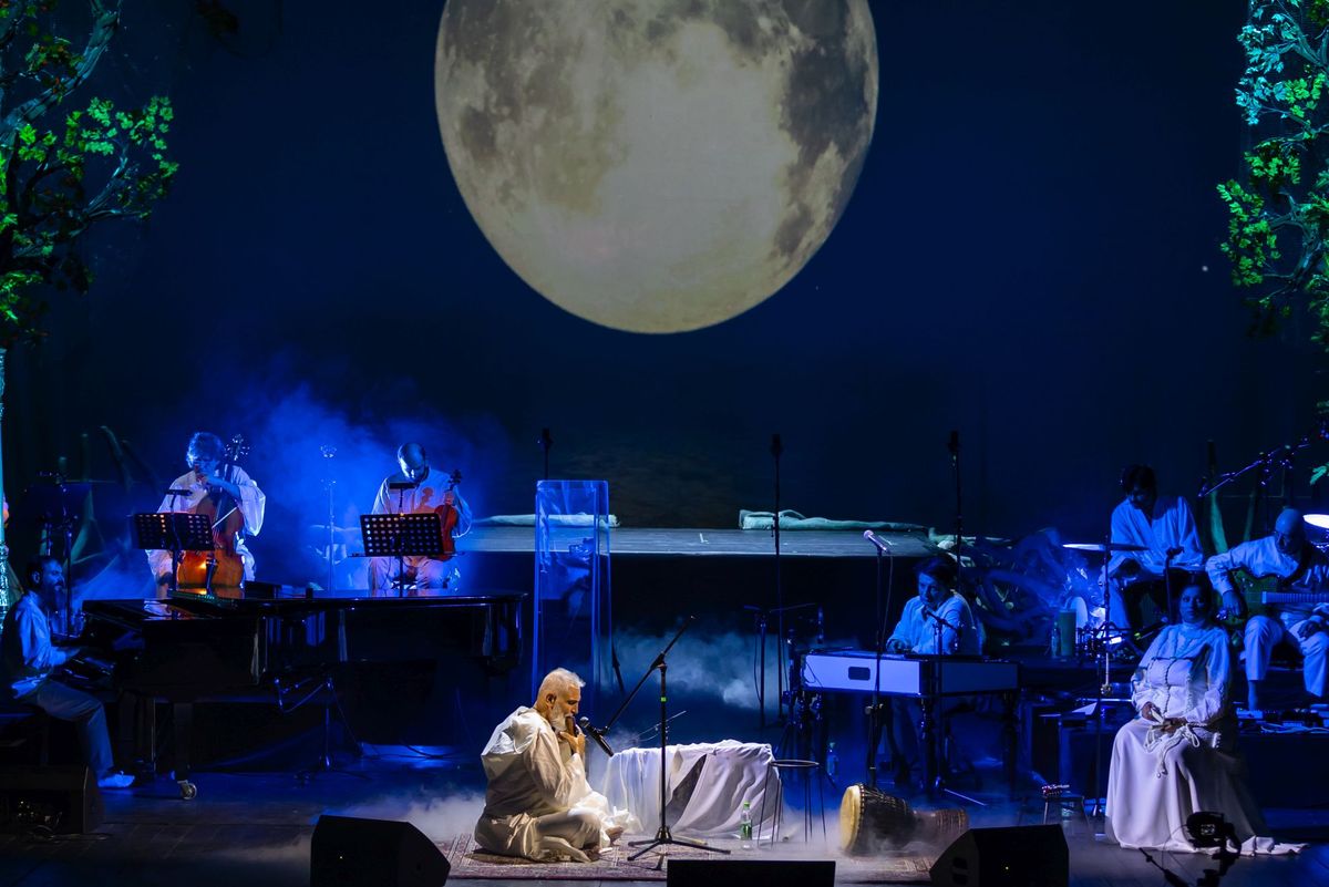 Damian Drăghici a magnetizat sala sold-out a Operei Române cu lansarea albumului introspectiv „Meditații românești”