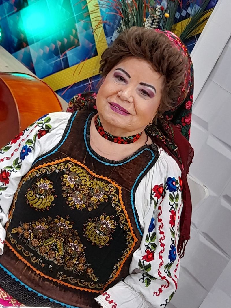 Cum se menține într-o formă de zile mari Saveta Bogdan