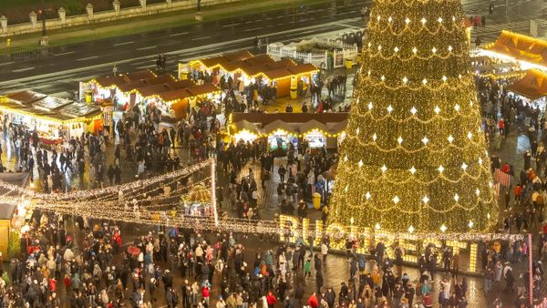 Ce faci de Sf&acirc;ntul Nicolae. Ce concerte, t&acirc;rguri și evenimente avem &icirc;n perioada 6-8 decembrie 2024