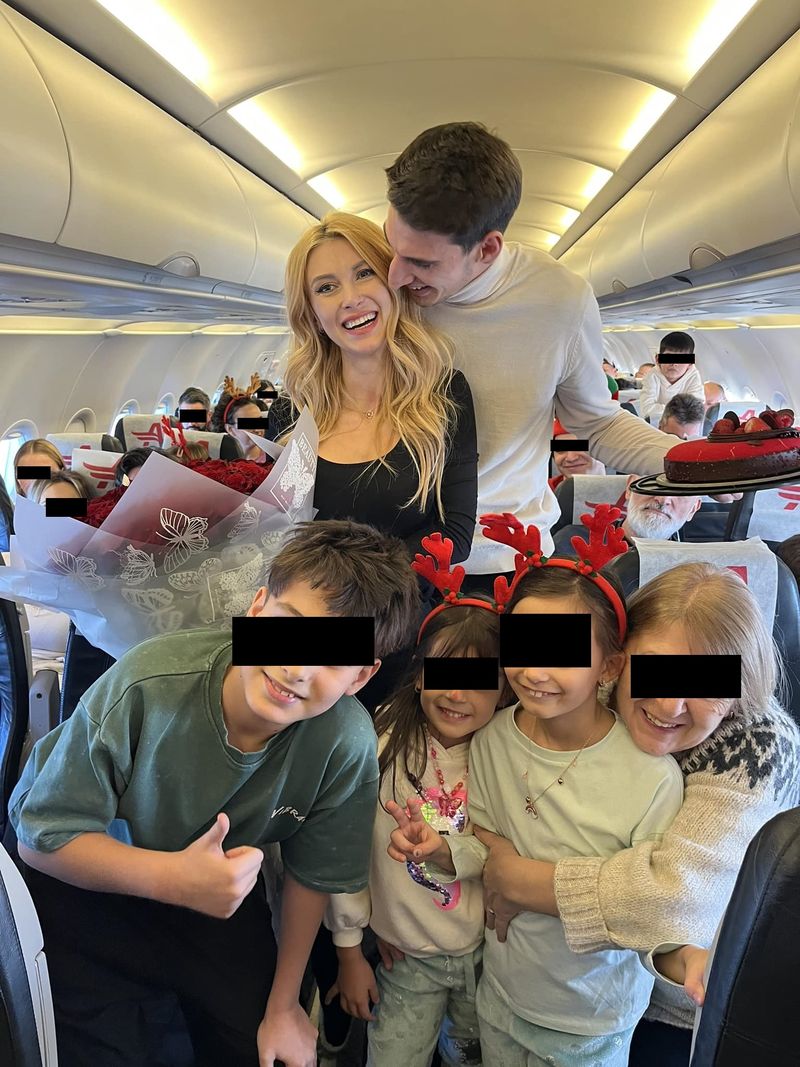 Momentul cererii în căsătorie trăit prin ochii copiilor