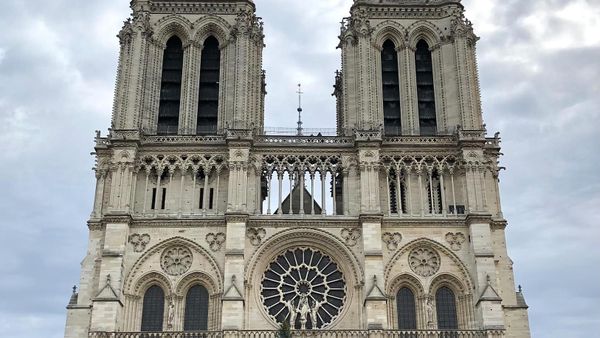 Catedrala Notre-Dame din Paris s-a redeschis după cinci ani de la incendiul care a șocat lumea