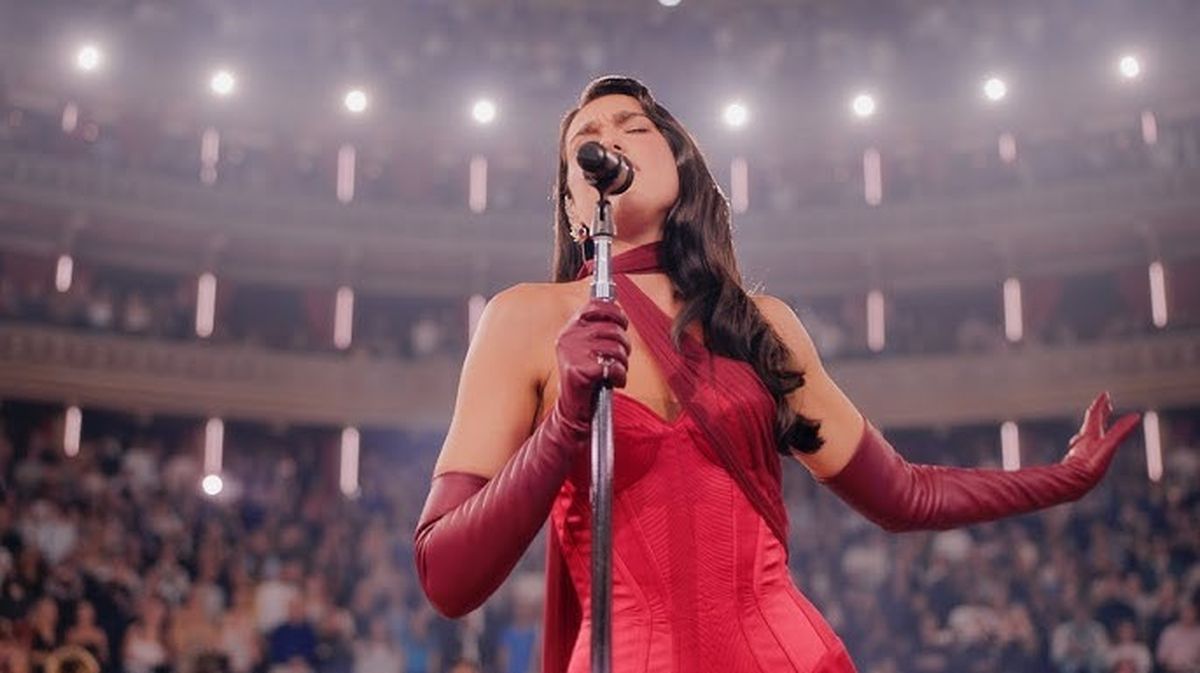 Dua Lipa - Training Season (Live la Royal Albert Hall)