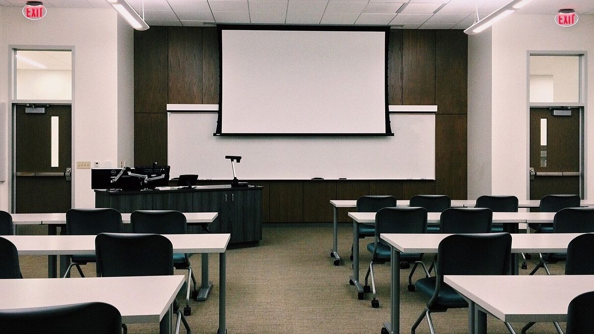 În ce perioadă se desfășoară vacanța de iarnă a elevilor și studenților? 