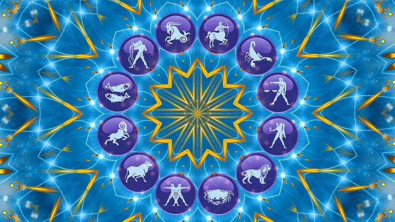 Horoscop zilnic, 12 decembrie 2024: Săgetătorii se simt provocați, &icirc;nsă trebuie să evite certurile. Peștii fac planuri de viitor