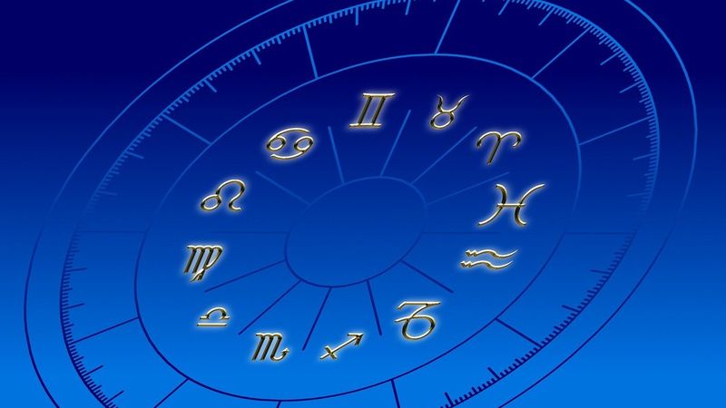 Horoscop de weekend, 14-15 decembrie 2024: Berbecii vor purta o discuție serioasă cu persoana iubită. Săgetătorii se &icirc;nt&acirc;lnesc cu cineva din trecutul lor&nbsp;