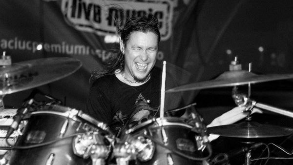 Nicu Sârghea, toboşarul trupei VUNK, va fi condus azi pe ultimul drum! Anunțul făcut de Cornel Ilie: „Ce potrivire stranie”