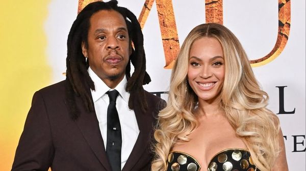 Jay-Z &icirc;ncearcă să mușamalizeze scandalul &icirc;n care este implicat cu P. Diddy d&acirc;ndu-i un cadou de 5 milioane de dolari lui Beyonce