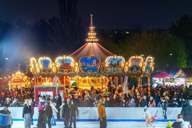 Ce poți face la West Side Christmas Market? 