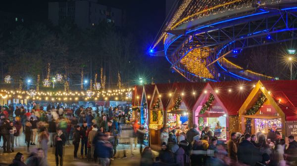 Programul West Side Christmas Market 2024 se prelungește! P&acirc;nă c&acirc;nd poate fi vizitat T&acirc;rgul de Crăciun din Parcul Drumul Taberei?