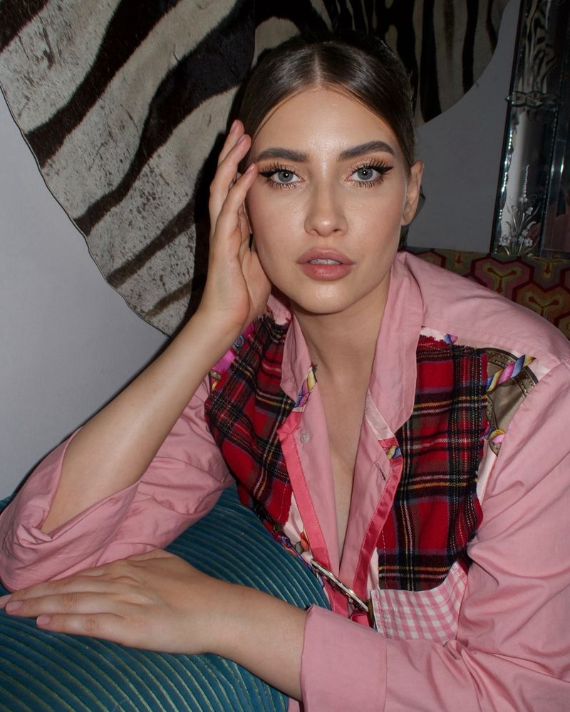 Iulia Albu neagă acuzațiile lui Mihai Albu privind un conflict cu nașii de cununie