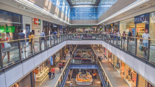 Programul mall-urilor de Crăciun și Revelion. Un singur mall va fi deschis de Crăciun