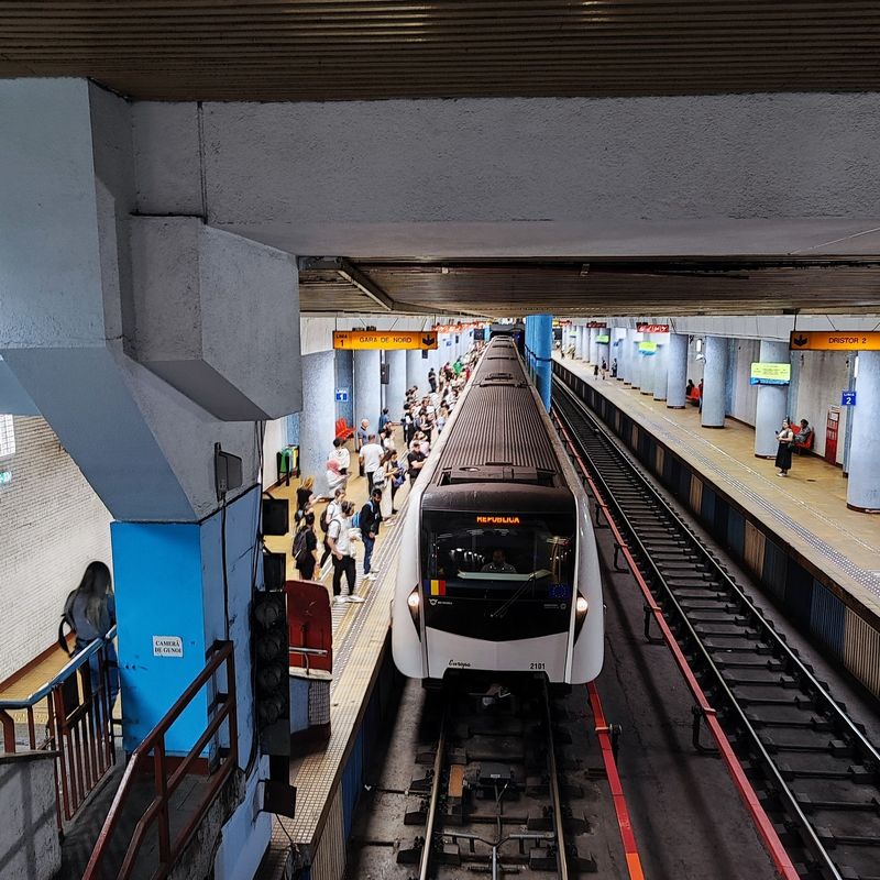 Cum circula Metroul de Crăciun și de Revelion? 