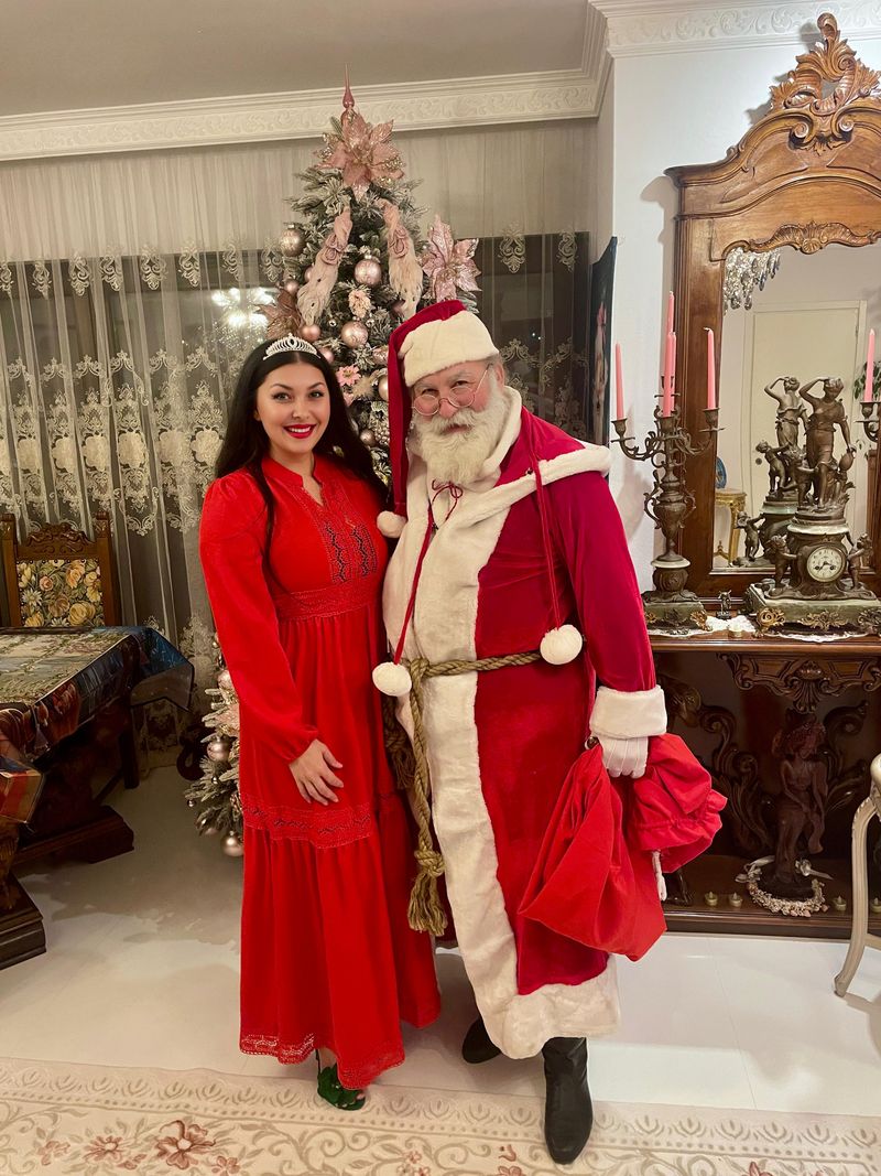 Medana Oprea de Craciun 2024