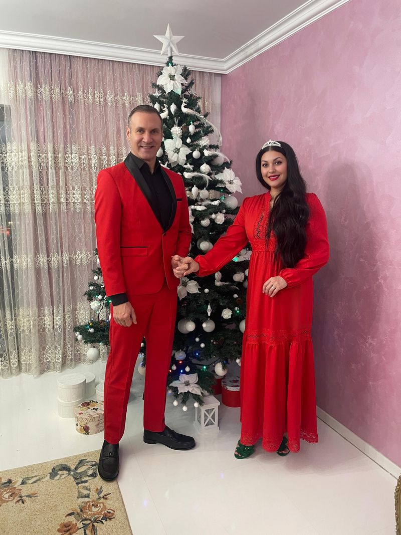 Cum petrece Alin Oprea Crăciunul