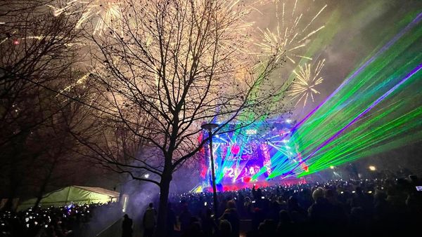 Tot ce trebuie să știi despre petrecerea de Revelion 2025 din parcul IOR: Cine sunt artiștii care vor urca pe scenă și ce surprize pregătesc organizatorii?