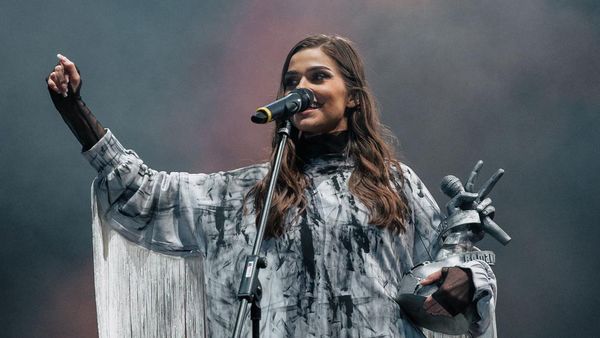 Fiul lui Theo Rose &icirc;n v&acirc;rstă de 1 an si 7 luni, &icirc;n public la unul din concertele artistei. Imaginea care a topit-o pe c&acirc;ntăreață