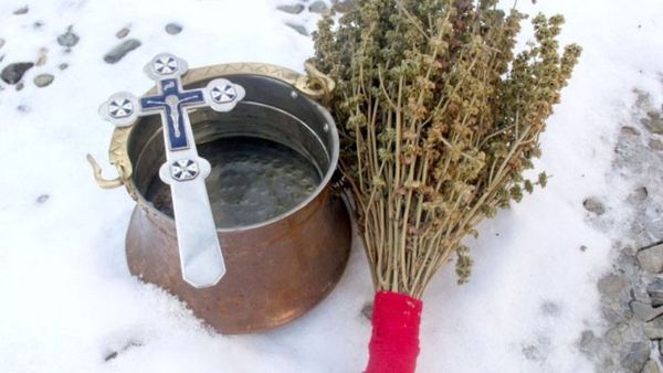 Ajunul Bobotezei 2025, zi de post negru. Ce tradiții și obiceiuri respectă rom&acirc;nii &icirc;n această zi?