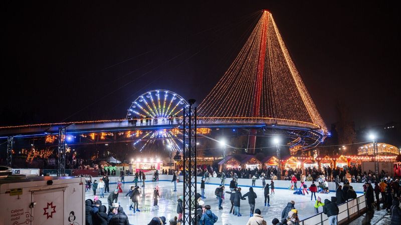 P&acirc;nă pe ce dată mai pot fi admirate luminițele de Crăciun &icirc;n 2025