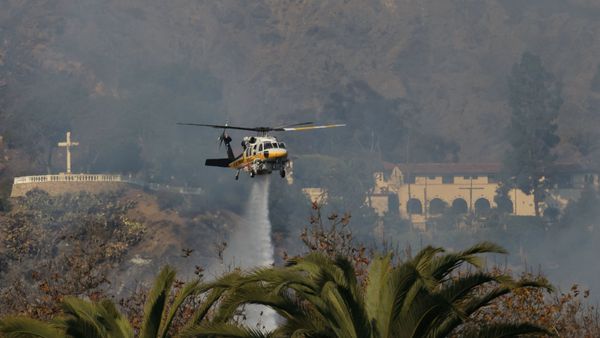 Casa antrenorului JJ Reddick, cuprinsă de flăcări &icirc;n incendiile devastatoare din Los Angeles