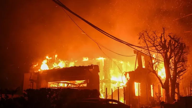  incendiile din Los Angeles