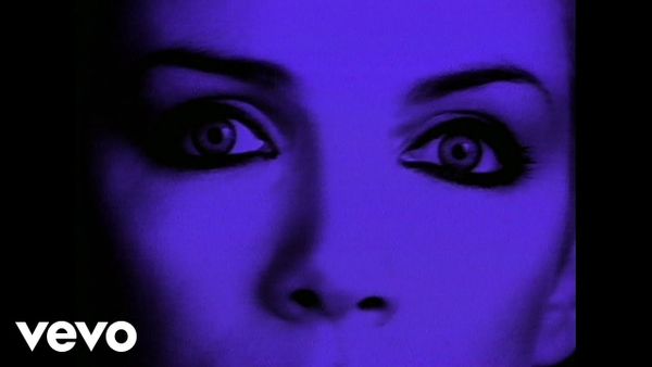Grupul britanic  Eurythmics a depășit un miliard de vizualizări pe YouTube. Videoclipul piesei "Sweet Dreams (Are Made Of This)" atinge această performanță