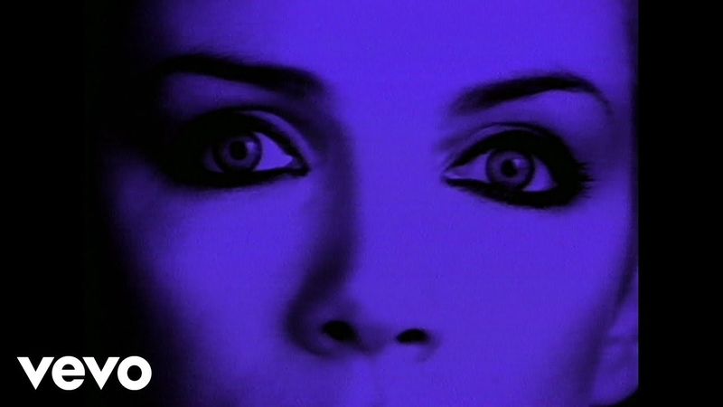 Grupul britanic  Eurythmics a depășit un miliard de vizualizări pe YouTube. Videoclipul piesei "Sweet Dreams (Are Made Of This)" atinge această performanță