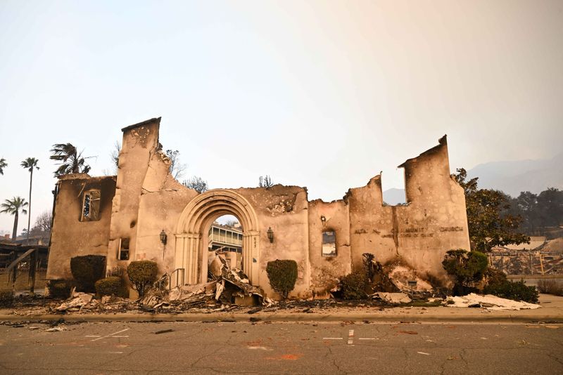 Starurile sar în ajutorul celor afectați de flăcările devastatoare