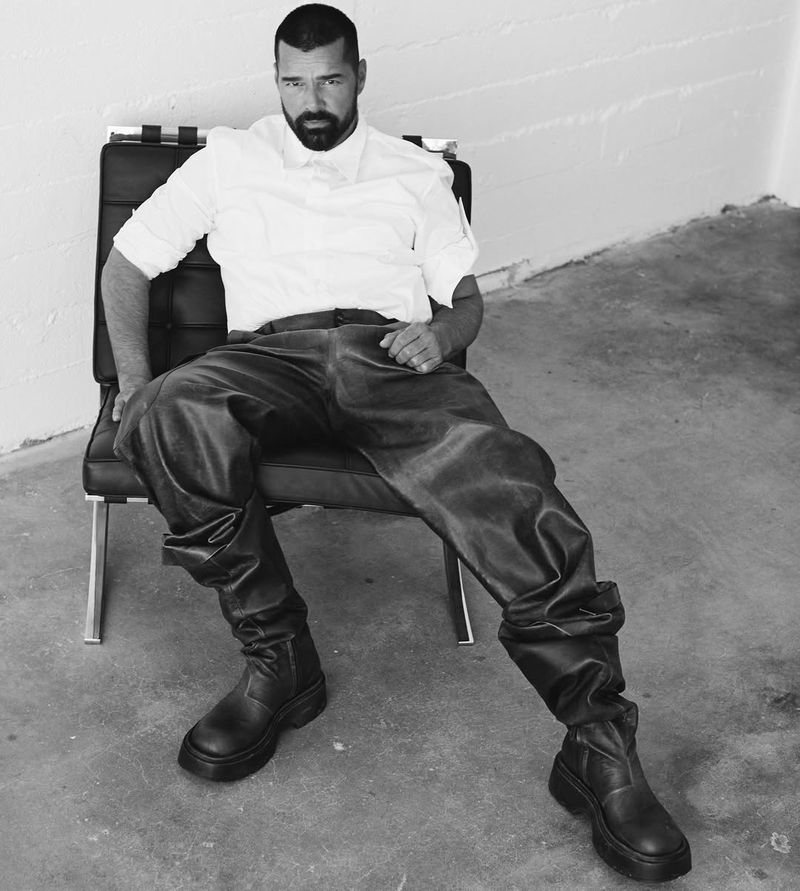 Ricky Martin criticat de fratele său pentru că nu și-a mai vizitat tatăl