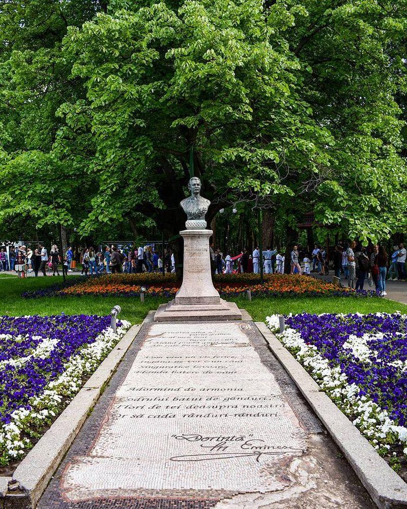 Mihai Eminescu a murit la 39 de ani 