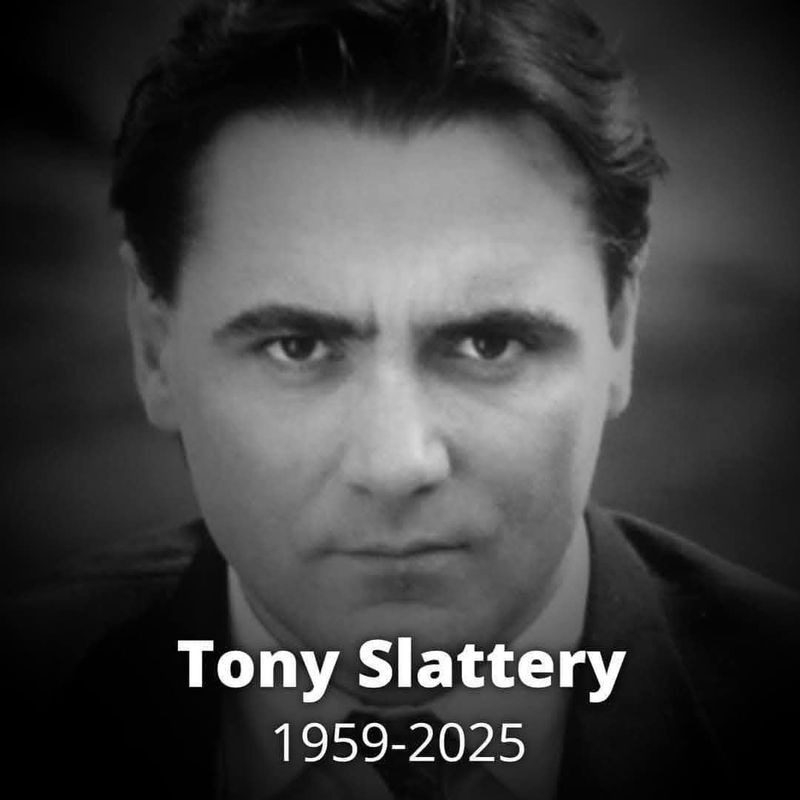 Tony Slattery a murit