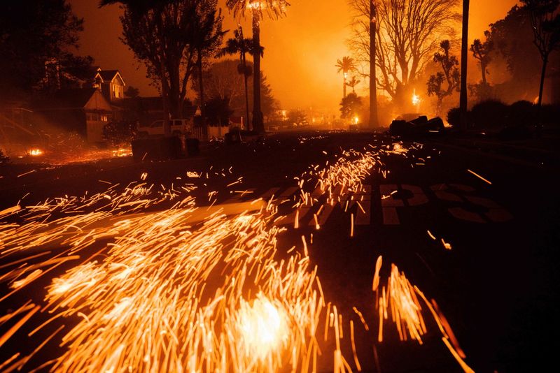 Incendiile din California au afectat evenimentele din industria divertismentului 