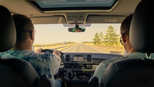 Acte școala de șoferi 2025. De ce acte ai nevoie pentru a obține permisul de conducere