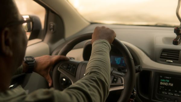 Impozitul auto &icirc;n 2025. P&acirc;nă c&acirc;nd poți beneficia de 10% reducere daca &icirc;l plătești mai devreme