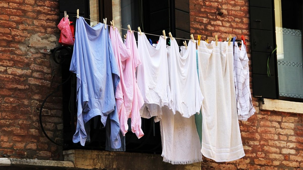 Aparatele de aer condiționat și rufele nu vor mai putea fi puse la vedere într-un oraș din România 