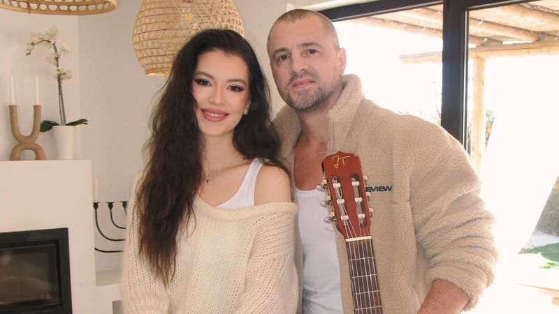 Cleopatra Stratan se pregătește să lanseze o nouă piesă alături de tatăl ei, Pavel Stratan: "Abia așteptam". Cum se numește noul single