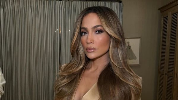 Jennifer Lopez își donează hainele „care costă o avere” celor afectați de incendiile din California