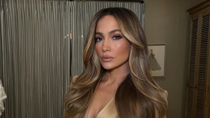 Jennifer Lopez &icirc;și donează hainele &bdquo;care costă o avere&rdquo; celor afectați de incendiile din California