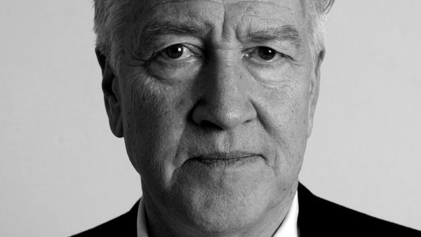 Cauza morții lui David Lynch! Ce este emfizemul pulmonar, boala care i-a fost fatală creatorului "Twin Peaks"