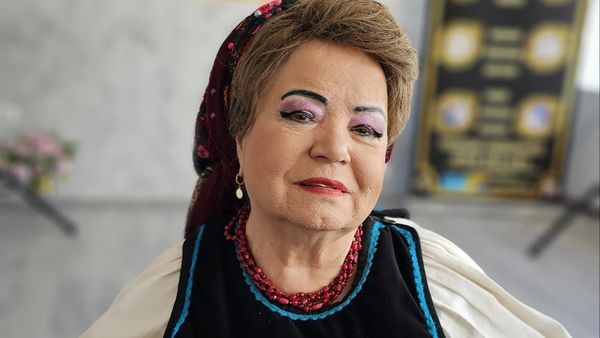 EXCLUSIV! Saveta Bogdan împlinește 79 de ani: „Am primit cinci torturi, flori și mi-am pus o dorință specială”