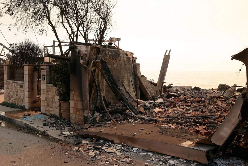 Primele imagini din vila lui Paris Hilton