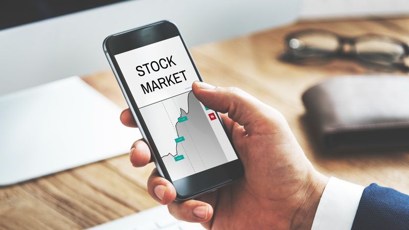 Cum să faci primii pași în lumea investițiilor: Descoperă puterea acțiunilor