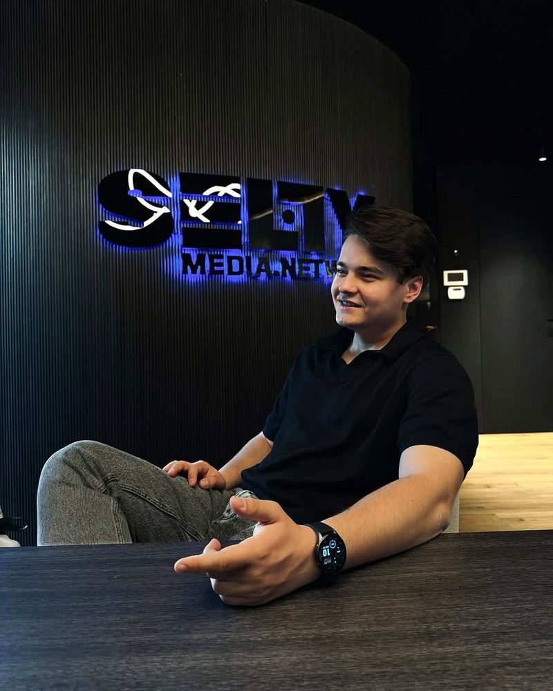 Selly a fost asaltat de sute de fani în mall