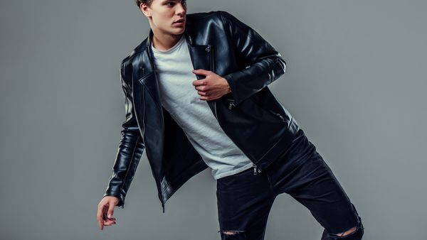 Geacă de piele pentru bărbați – cu ce  stiluri se potrivește?