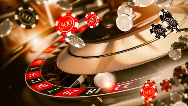 Cum se joacă blackjack și ruletă la casino online cu dealeri reali