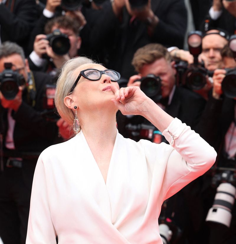 Meryl Streep pe covorul rosu la premiera unui film