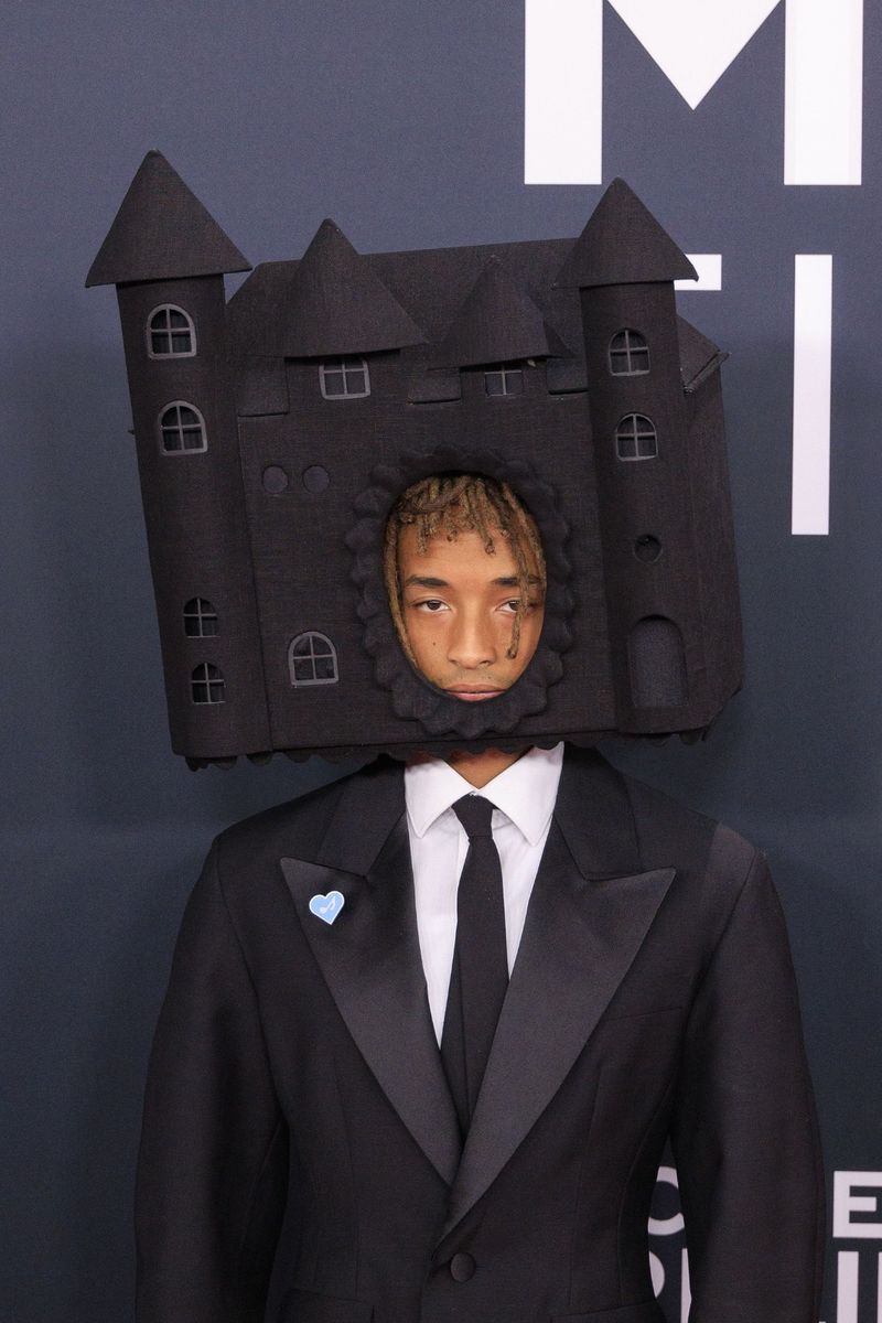 Iată cum și-a făcut apariția Jaden Smith la premiile Grammy în 2025