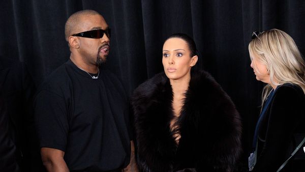 Reacția Deliei după isteria provocată de Bianca Censori pe covorul roșu de la premiile Grammy 2025: "Se pare că femeia e ținută așa, într-o formă de sclavie"