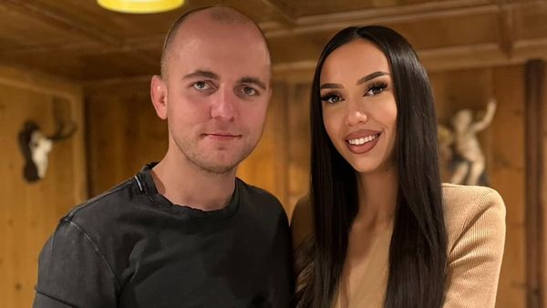 Cântăreața Jessie Baneș, cerută în căsătorie de fiul lui Cozmin Gușă. Când va avea loc nunta