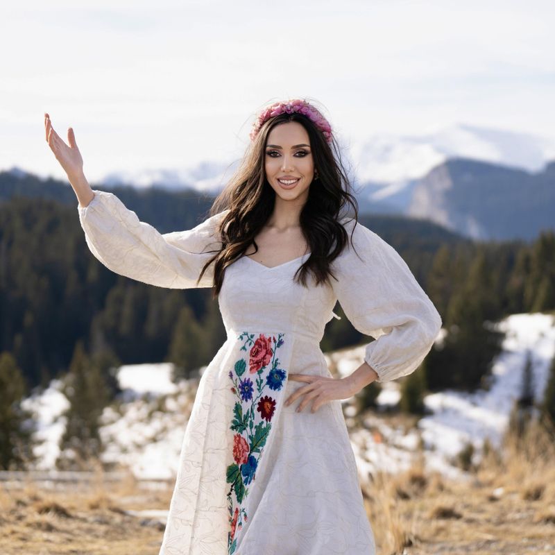 Cântăreața Jessie Baneș se pregătește de nuntă