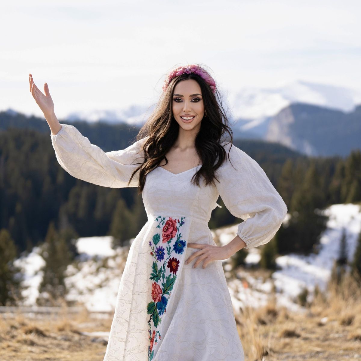 Cântăreața Jessie Baneș se pregătește de nuntă